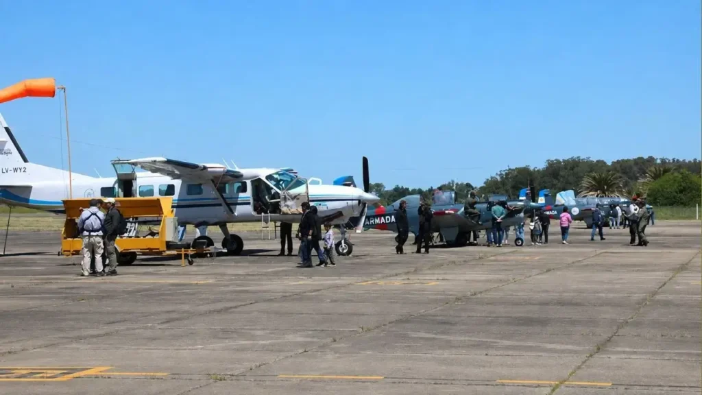 El Comando de la Aviación Naval anunció el traslado de sus unidades operativas a la Base Comandante Espora. A partir de enero de 2027, la histórica sede modificará su denominación a Estación Aeronaval Punta Indio.