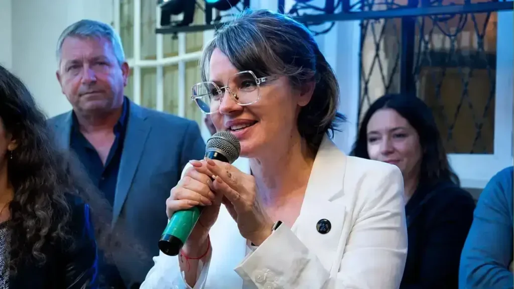 Gisela Marziotta, la Chica 10, que alterna sus estudios sociológicos desde el Observatorio con su cargo de Direcgtor a de Medios del Grupo Octubre