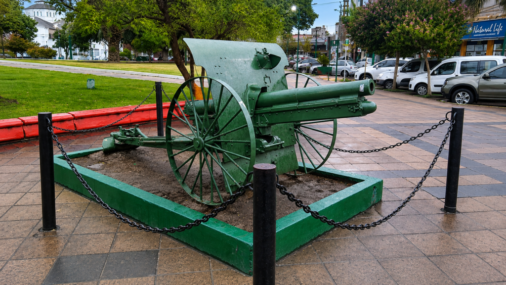 El histórico cañón de la Plaza 20 de Febrero ahora en custodia en el Museo de Ituzaingó.