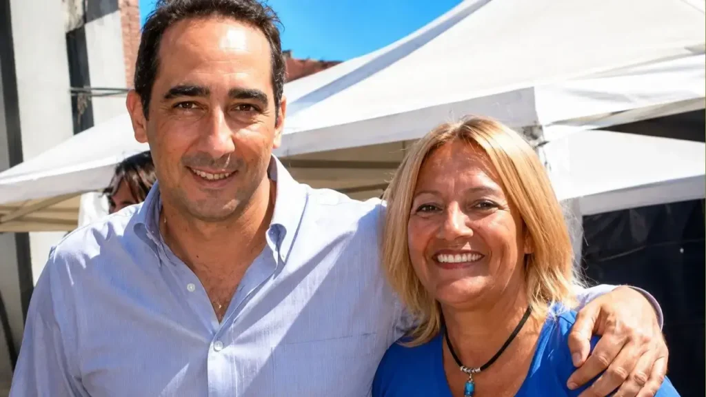 Adrian Ortíz feliz como concejal del ex intendeten Ramiro Tagliaferro.