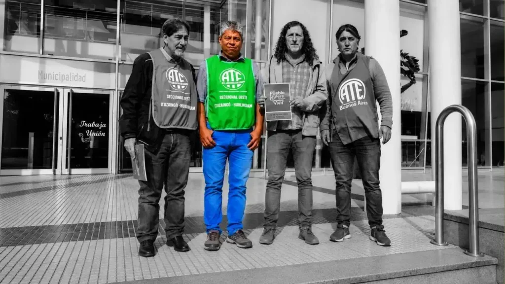 Hora Borja de ATE Ituzaingó y Hurlingha, en al imagen. El único que está en color. Otro de los participantes.