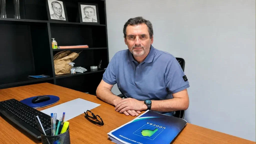 El sindicalista del gremio docente UDOCBA, Alejando Sancedo, también en el debate.