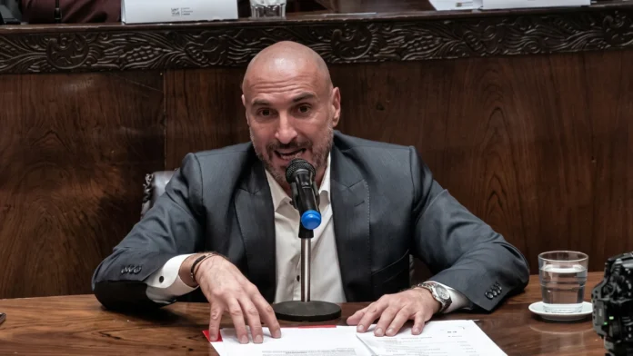Damián Cardoso dijo que el Decreto de creación de la Policía Municipal salió porque el Concejo Deliberante no aprobó la ordenanza.
