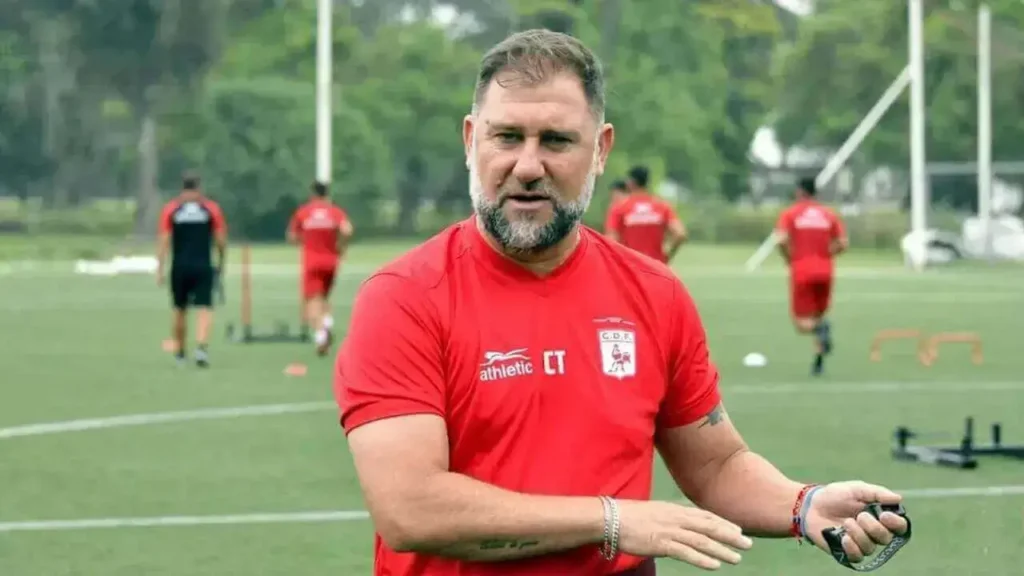 En una Primera Nacional que no da respiro, el técnico, Walter Otta está más concentrado que nunca