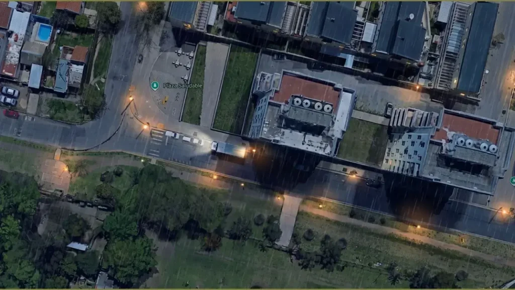 El lugar de los hechos, Prudán y Arena, Barrio Procrear de Castelar, a metros de la Reserva Natural y más allá el Rugby Club Los Matreros. Un cuerpo a la vera de Prudan sin identificar.