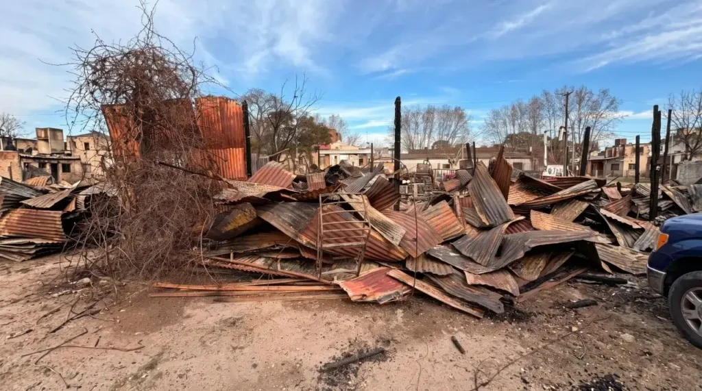 Como si fuera una zona desértica. Así quedó el lugar tras el fuego.