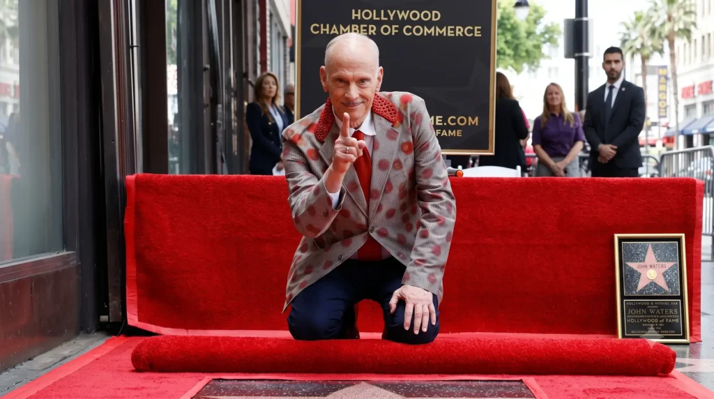 Y Jhon Water fue y es un directo de cine de autor que revaliza con Hollywood