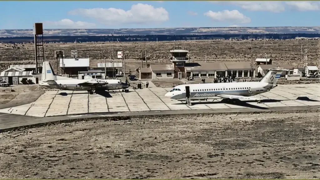 El Vuelo 811, del Aeropuerto de Trelew rumbo a Chile y de Chile a la Havanna.