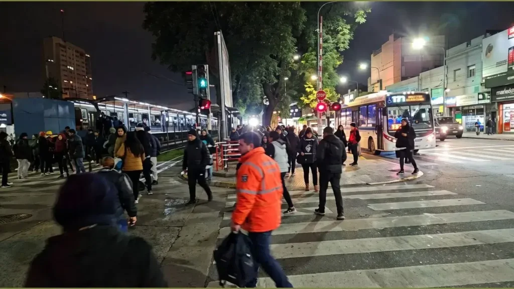 Hacia las 08:00 AM el paso Cuzco volvió a funcionar con nromalidad. Para entonces, había pasado una hora y media del accidente.