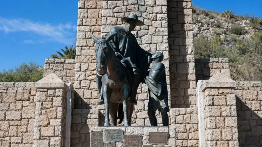 El Monumento a José León Lemos.