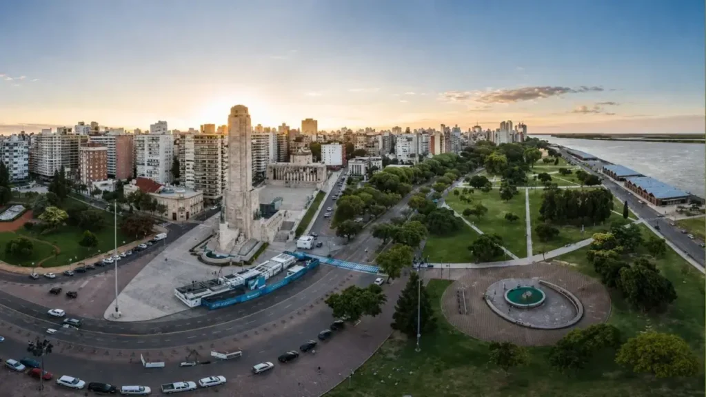 Rosario, hermosa, que tiene 1.030.069 habitantes y aproximadamente la misma cantidad de trabajadores que Morón. Te parece?