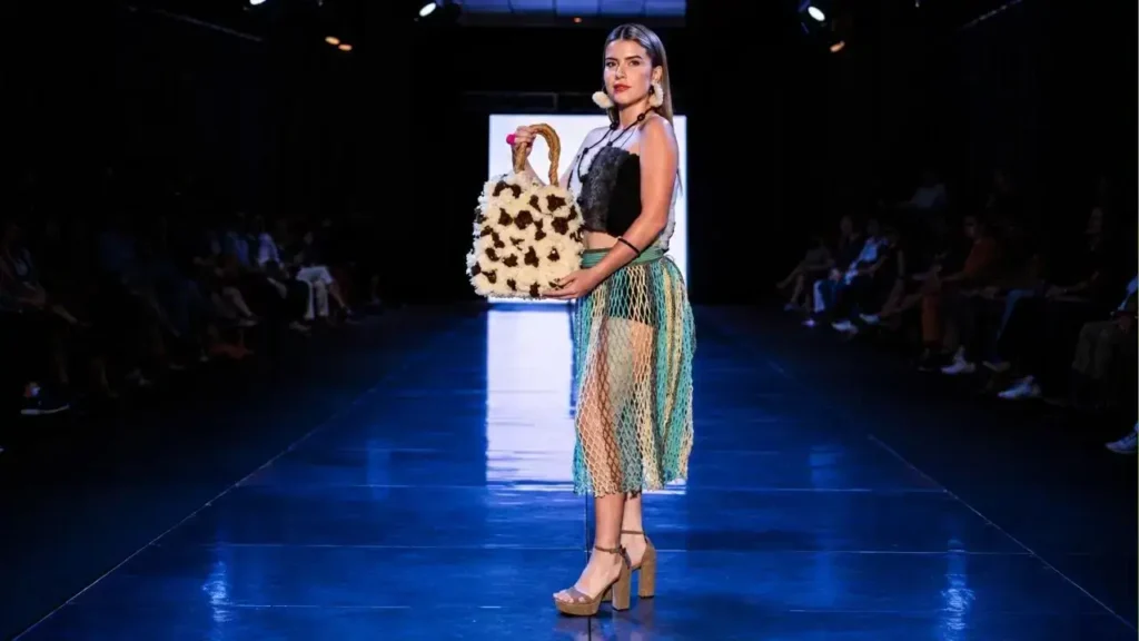 La Incubadora MiModa es una propuesta del Municipio de Ituzaingó destinada a fortalecer emprendimientos textiles locales. Salen cosas re piolas.