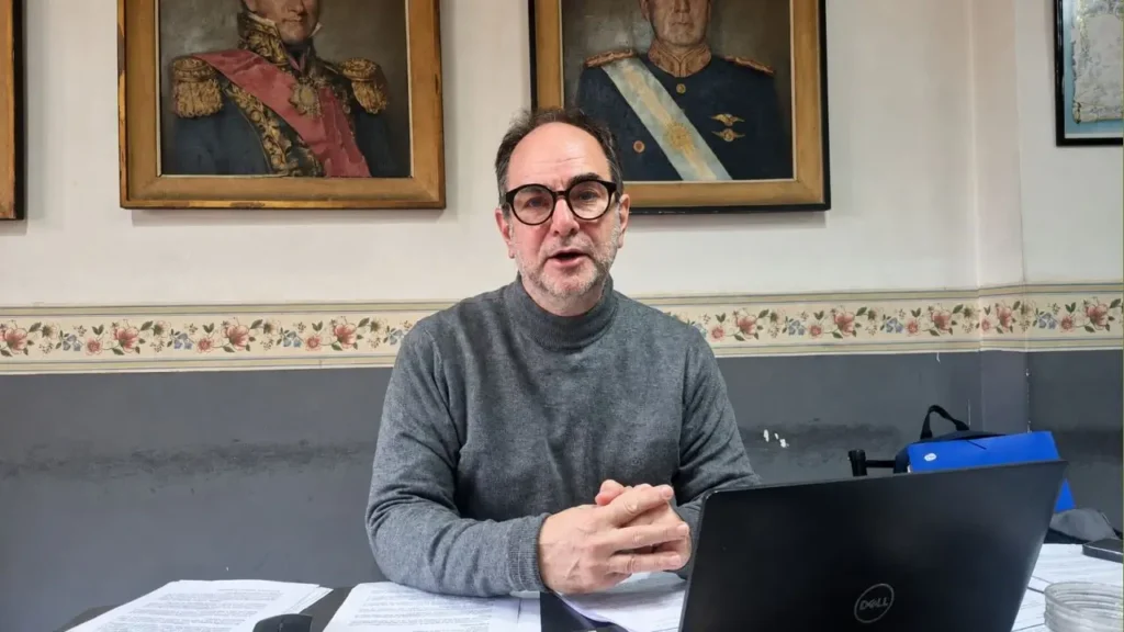 Gustavo Saenz se queja y argumenta por qué el Consejo de Empleo Municipal: no conformá tal como fue reglamentado.