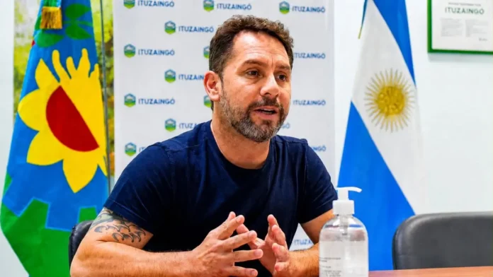 El intendente de Ituzaingó, enojado con el peronista Daniel Scioli al que tildó de vende patria.
