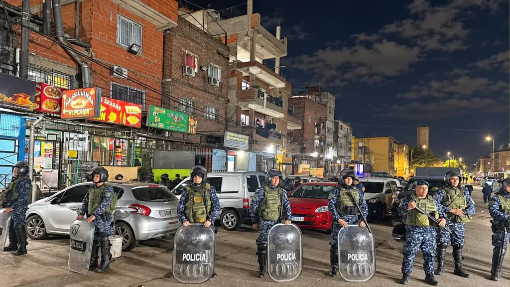 Barrio Illia —entre Nueva Pompeya y Bajo Flores—, domicilios de la Ciudad de Buenos Aires donde se escondían los cuatro implicados en al Triple Crimen. Es Ciudad de Buenos Aires.