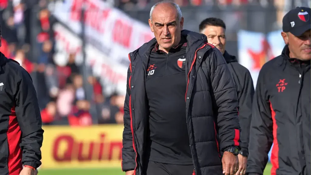 Ivan Delfino: Su gran salto llegó en Patronato: en 2015 consiguió el ascenso a Primera División y se consolidó como uno de los técnicos más identificados con la categoría.