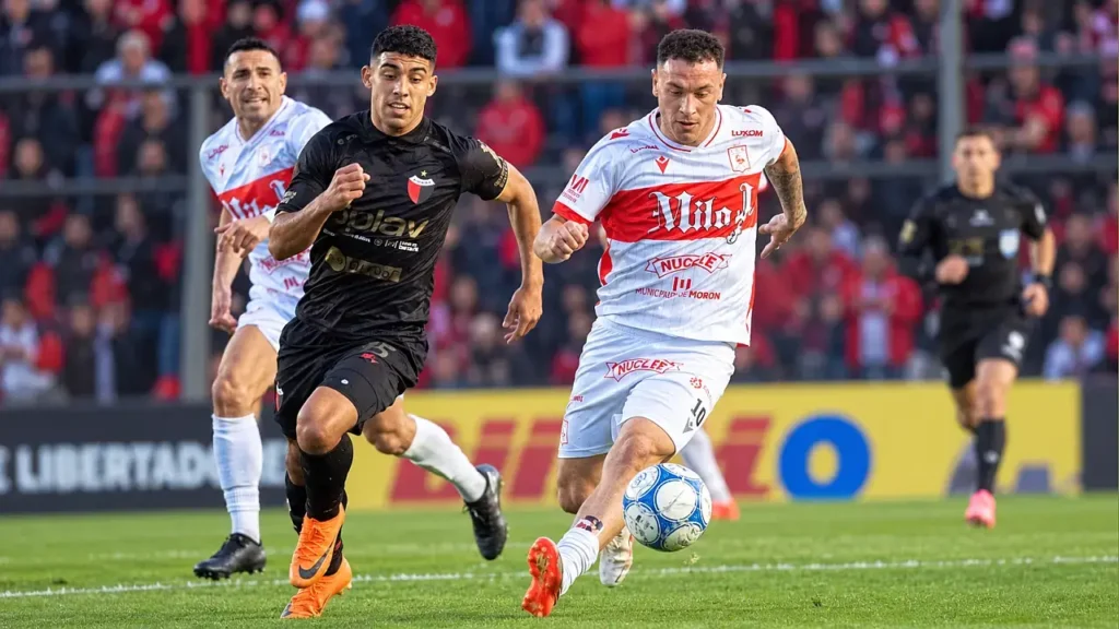 Impresionante Fagundez, una galece sobre el césped. La pesadilla del rival.