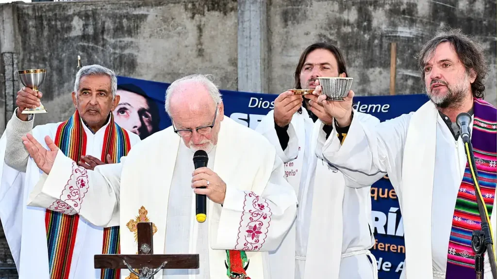 El padre Pepe en el Hogar de Cristo de Santiago del Estero, en 2024. (Prensa Hogares de Cristo)