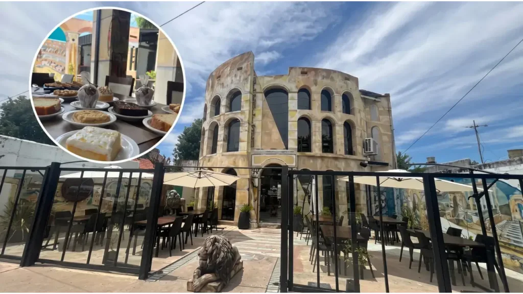 El patio delantero de El Coliseo preparado para la atención al público, con detalle de su propuesta de cafetería.
