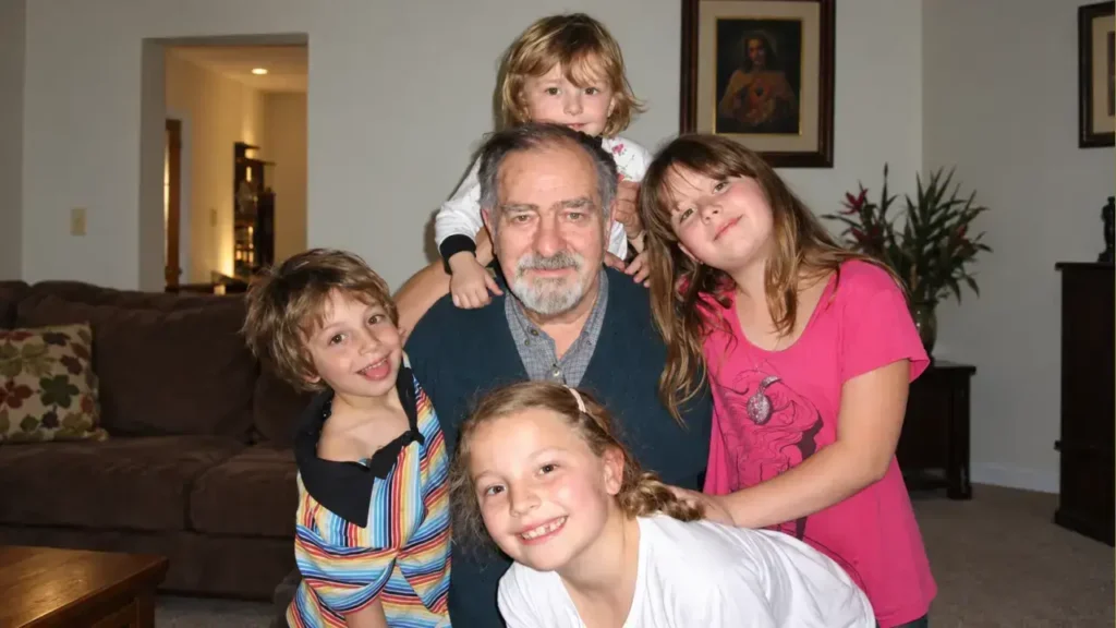Con los peques que ya no son peques ni tan pocos, en una foto de leyenda que editamos para recrear.