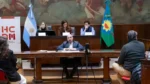 El secretario de Seguridad de Morón expone ante el Concejo Deliberante durante la sesión especial de interpelación convocada por ediles locales.