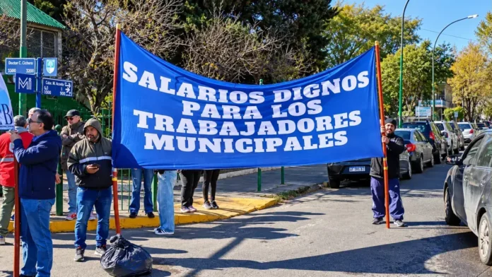 Los Municipales quieren paritarias libres y que se arme la Mesa del Consejo de Empleo para discutir una recomposición salarial urgente.