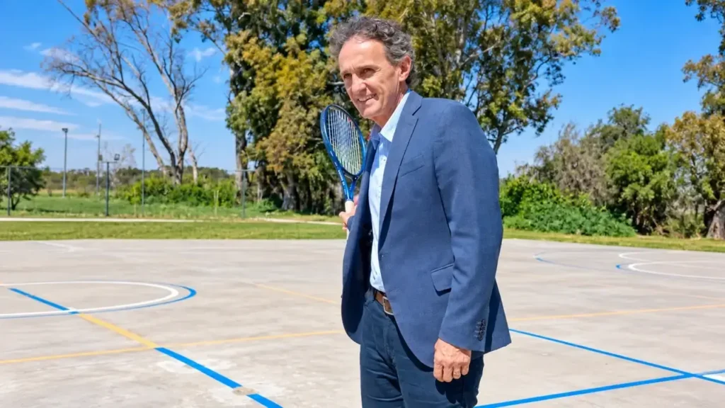 Gabriel Katopodis recorrió las nuevas instalaciones: el predio incorpora espacios preparados para tenis, básquet, vóley, handball, fútbol y otras disciplinas.