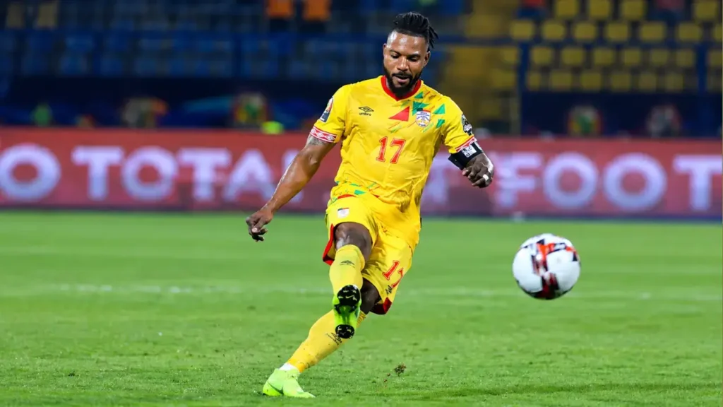 Stéphane Sessègnon fue capitán de Benín durante la Copa África de 2019, cuando los Guepardos alcanzaron los cuartos de final, su mejor actuación en el torneo.