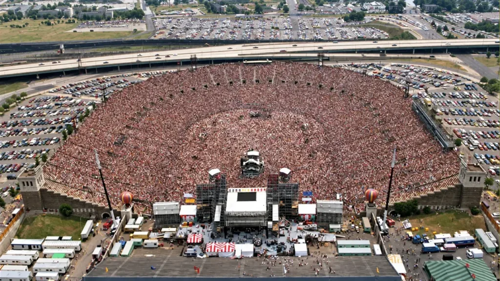 La multitud colmó el estadio JFK de Filadelfia para asistir a Live Aid, el 13 de julio de 1985.