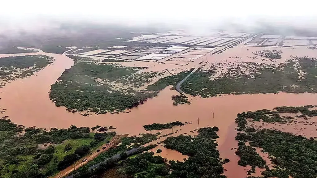 Las inundaciones de una cuenca pueden extenderse más allá del lugar donde llueve: el agua que baja desde zonas más altas mantiene la crecida durante días. Por eso, los organismos hidrológicos siguen tanto las precipitaciones como los niveles de los ríos.