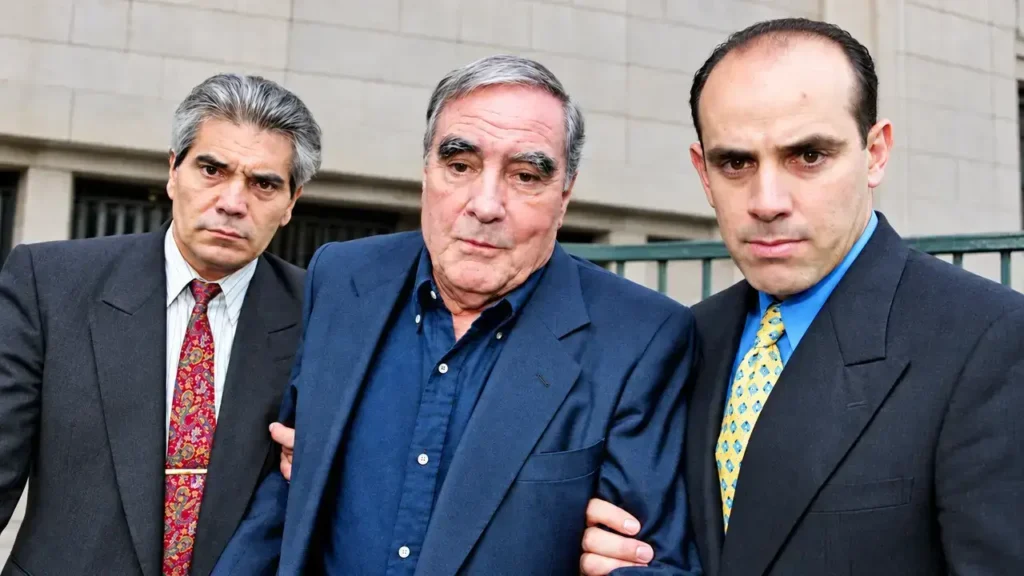 La causa reúne a Massera hijo con siete represores que actuaron en la ESMA y busca establecer responsabilidades por el saqueo de bienes de las personas secuestradas.