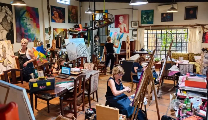 Artistas de todo Parque Leloir y Villa Udaondo en un evento múltiple y coordinado.