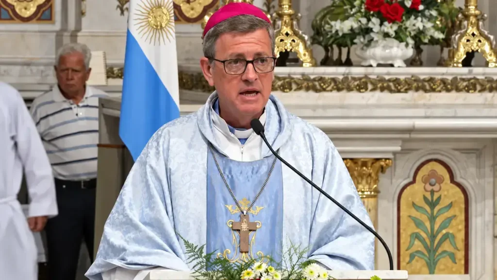 La homilía de García Cuerva cuestionó el odio como forma de hacer política y de relacionarse.