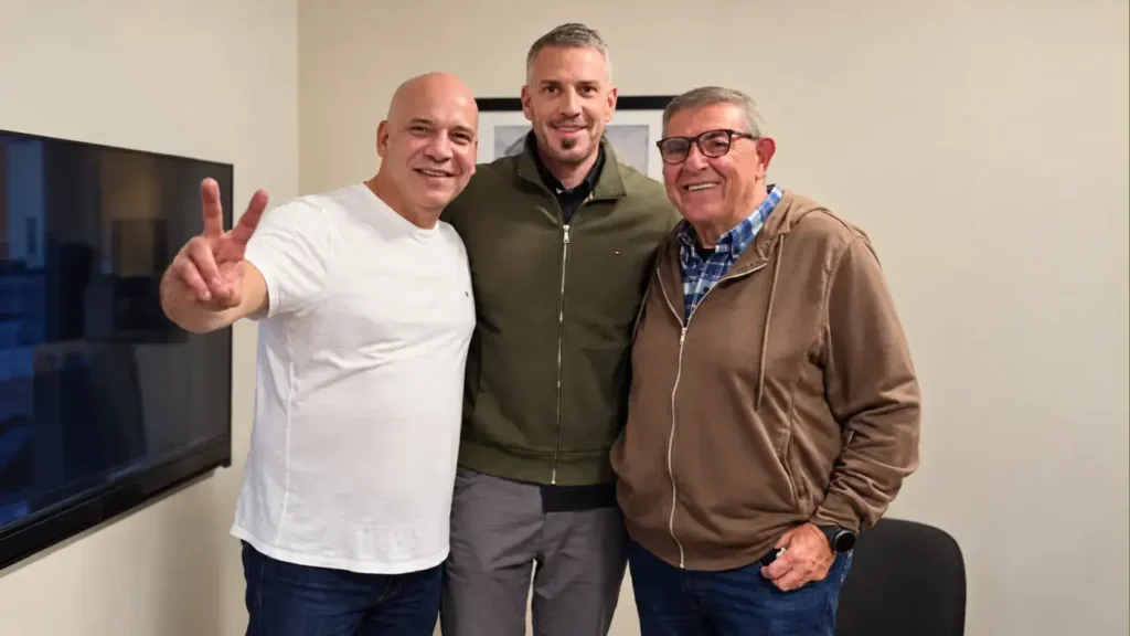 El concejal de Morón, Alfonso Martínez, Juan Rousselot, y Néstor Achinelli.