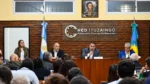 Juan Manuel Alvarez Luna, Presidente del Concejo Deliberante de Ituzaingó, conduce el Foro de Salud Mental.