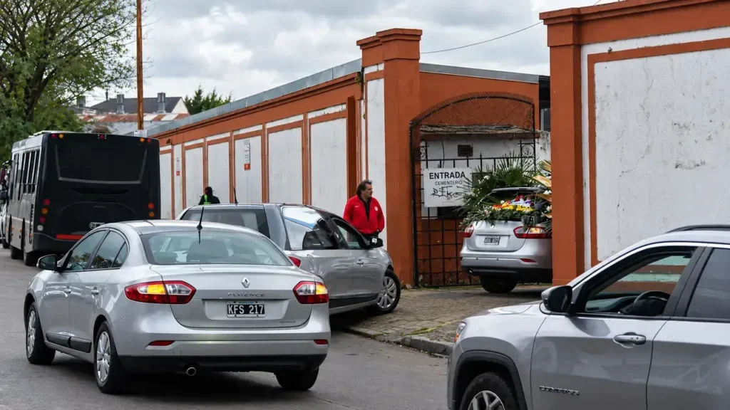 El Roña Castro entra al Cementerio de Morón. La leyenda quedará para siempre en todos los moronenses por su caracter, su sacrificio y por la ayuda constante a sus pares.