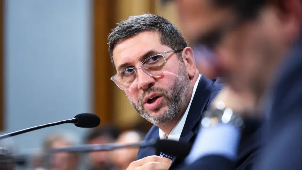 Juan Manuel Olmos se incorporó a la reunión de la cúpula justicialista.