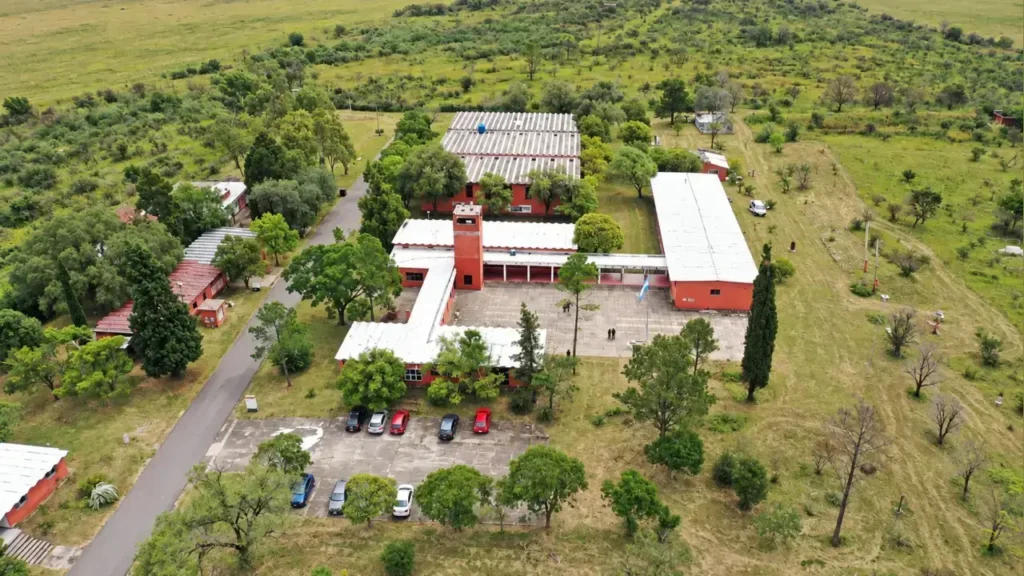 En La Perla, Córdoba, estuvieron cautivos Poblete y Moyano; más tarde, María del Carmen fue trasladada a la ESMA, donde nació su hija.