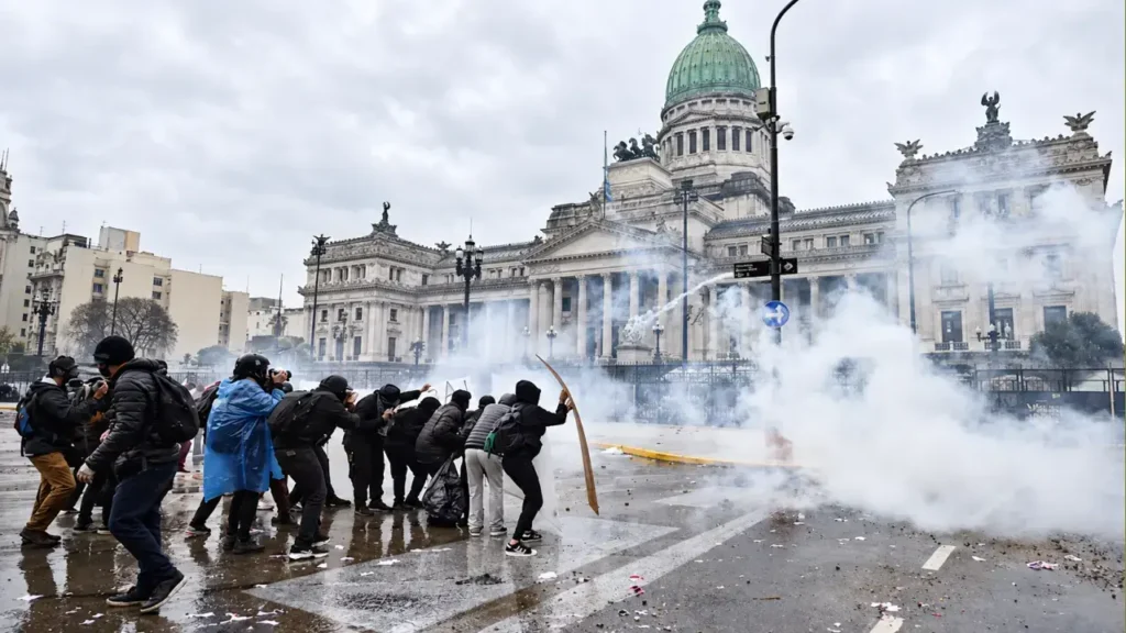 Los alumnos organizados en la Federación Univeristaria Argentina denunciaron infiltrados y claro, jamás pudieron comprobar su existencia.