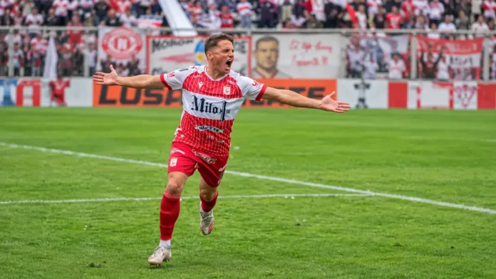 Juan Manuel Olivares se queda sin jugar. El Gallo va a fondo: el triunfo ante All Boys dejó a Morón a tres puntos de Ferro y con la ilusión encendida.