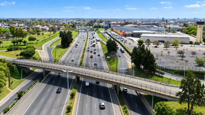 La Autopista estará cortada en toda su longitud. De Liniers a Luján.