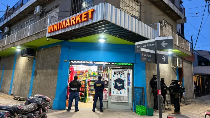 Desde el conocido Mini Market de la esquina de 9 de Julio y Ortiz de Rozas, venían cocaína desde la fiambrería.
